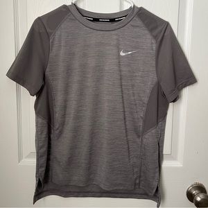 Nike top